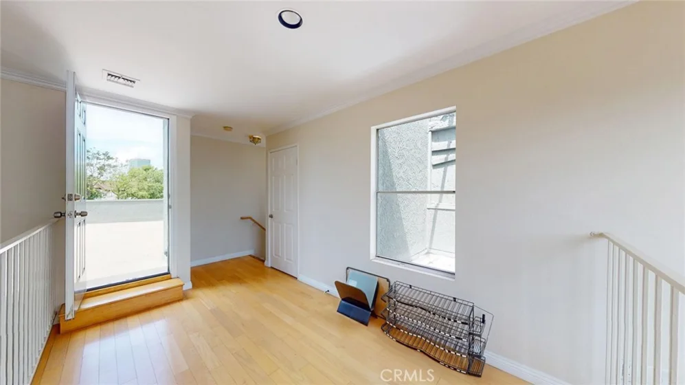 14919 Dickens Street #105 photo 21