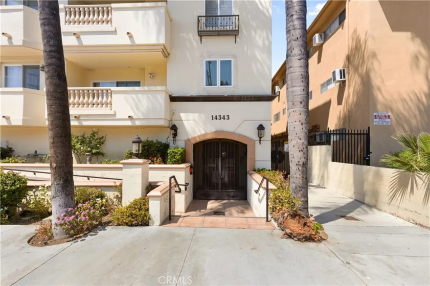 14343 Burbank Boulevard #301 photo 10
