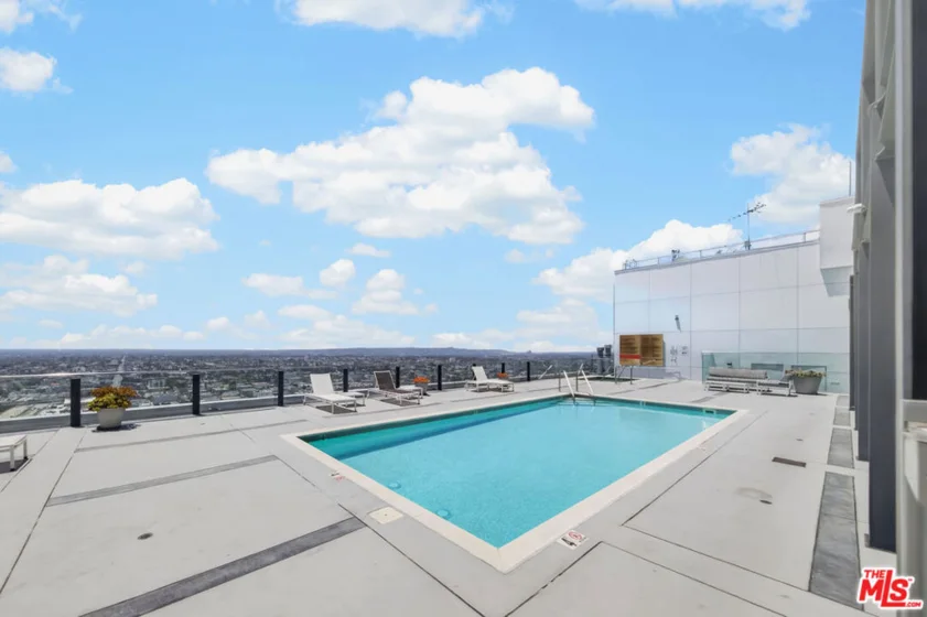 3810 Wilshire Boulevard #1108 photo 42