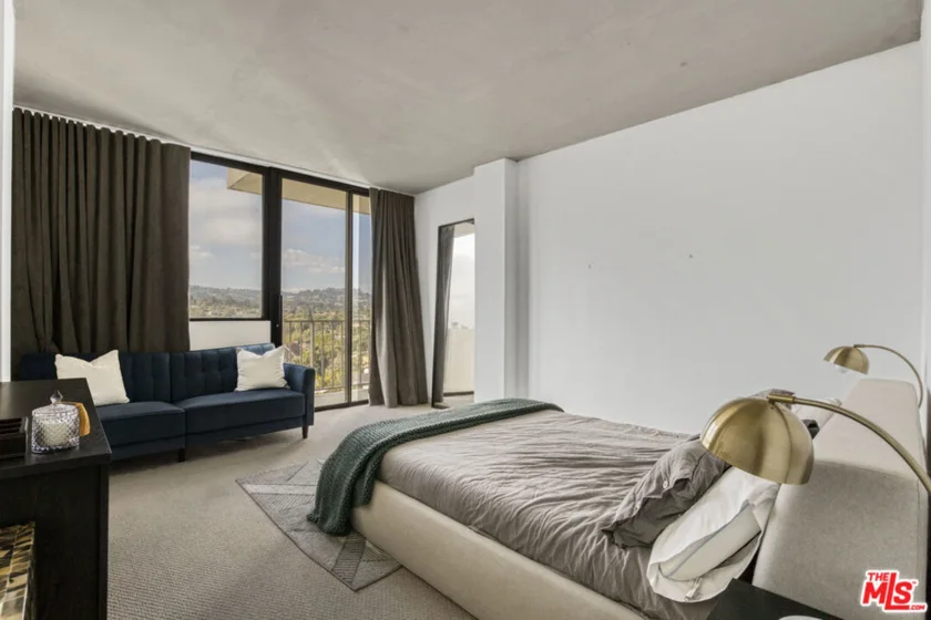 10433 Wilshire Boulevard #808 photo 11