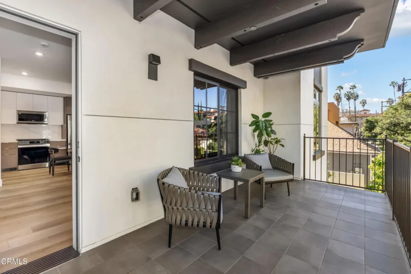 139 S Oak Knoll Avenue #301 photo 16