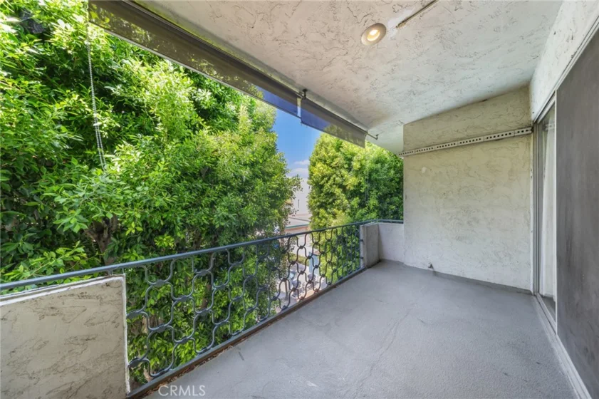 985 E California #306 photo 24