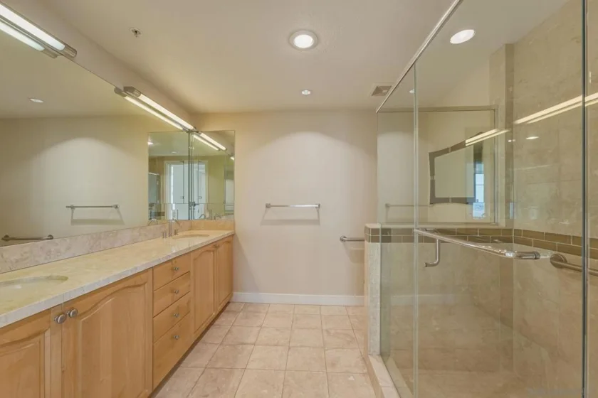 1199 Pacific Hwy #2206 photo 25
