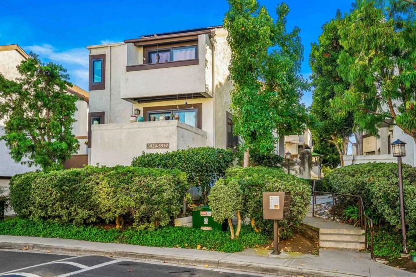 3926 Voltaire Street photo 1