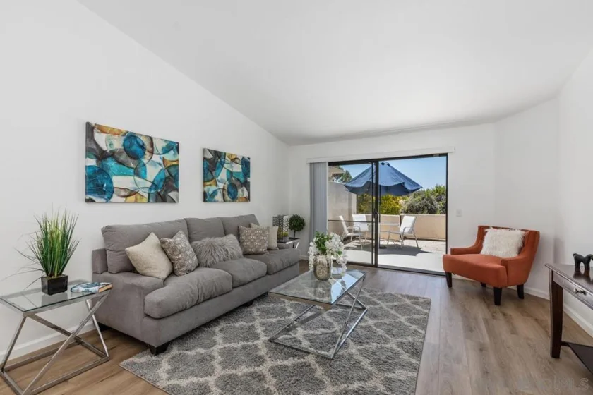 17954 Avenida Alozdra photo 1