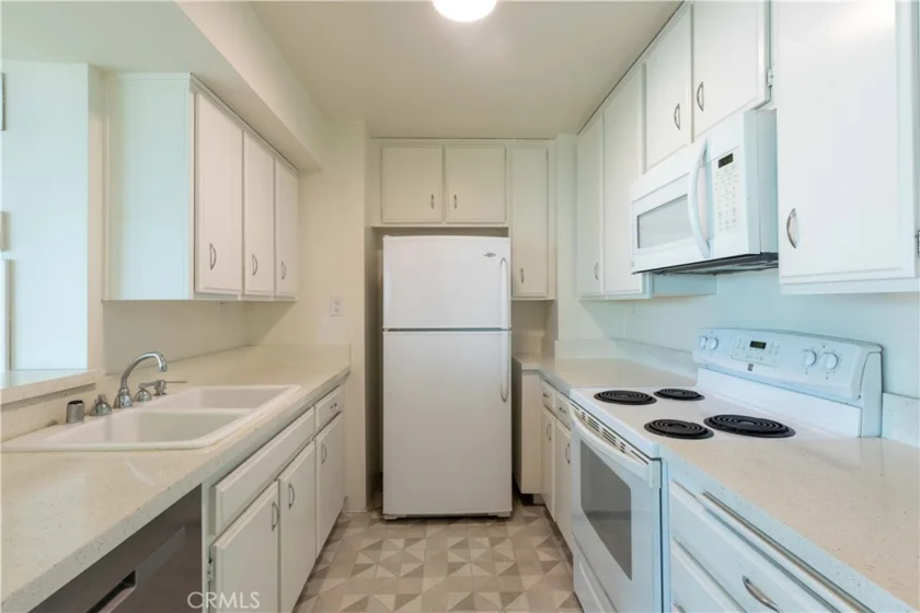 1750 E Ocean #501 photo 9