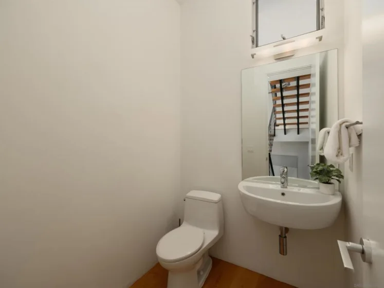 2710 1st Avenue photo 22