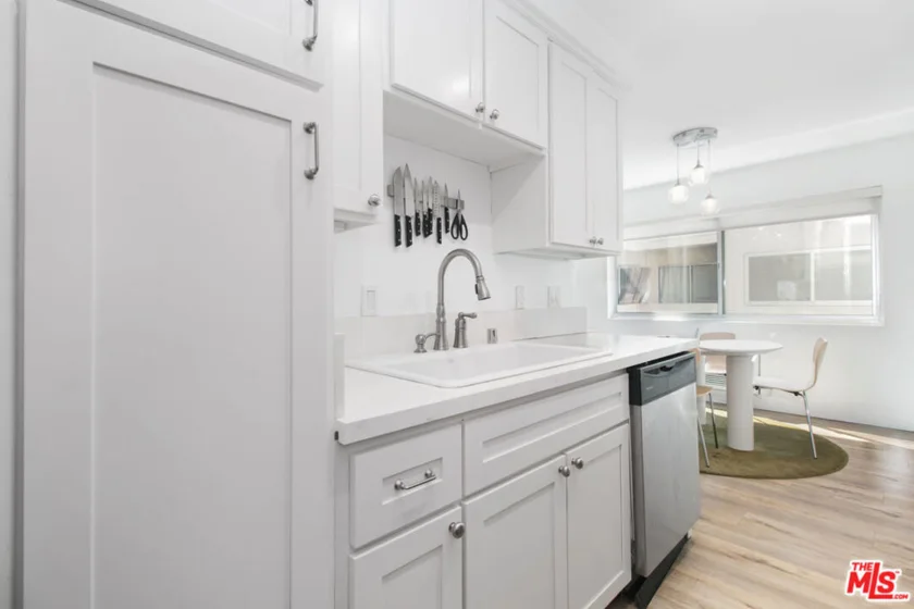 525 N Sycamore Avenue #301 photo 10