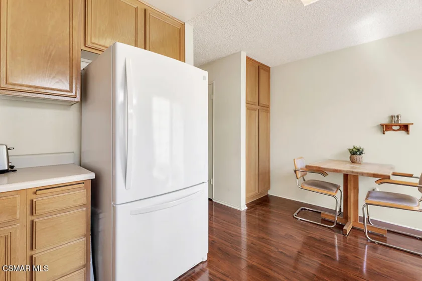 19208 Hamlin Street #4 photo 15