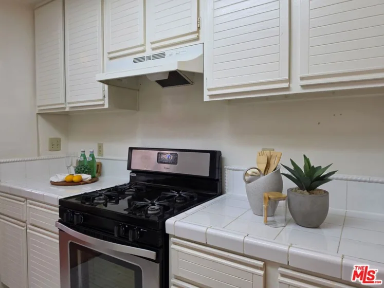431 S Kingsley Drive #205 photo 7