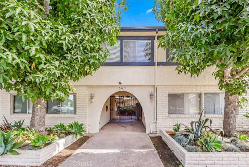 360 Gladys Avenue #6 photo 1