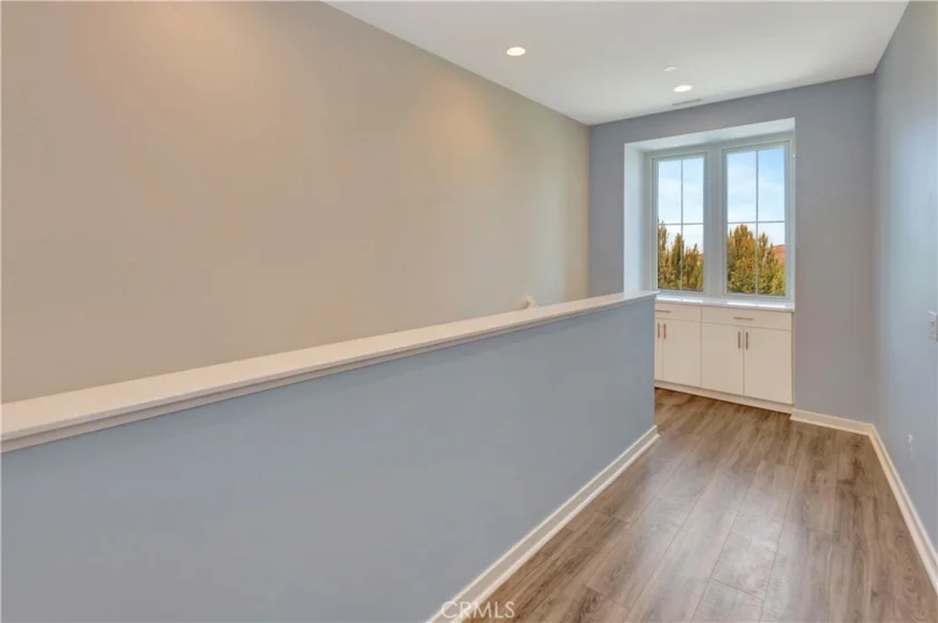76 Finch photo 10