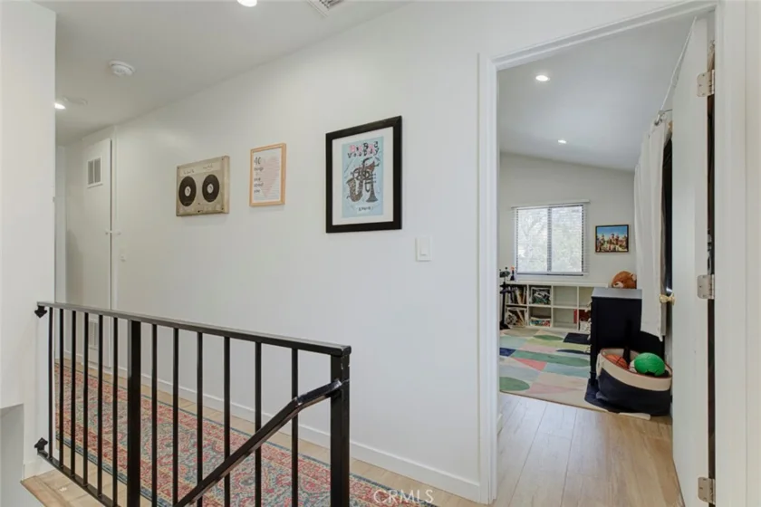 6847 Haskell Avenue #1 photo 22