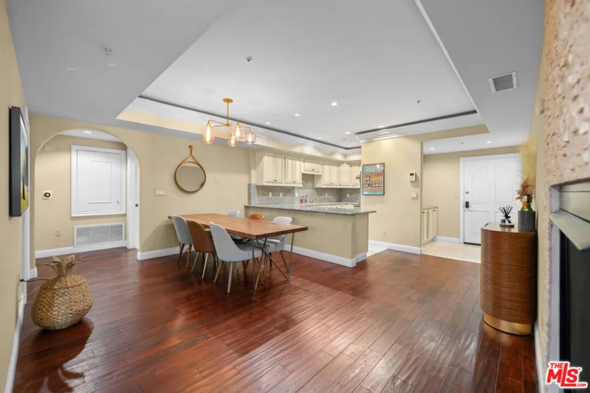 837 Crenshaw Boulevard #204 photo 42