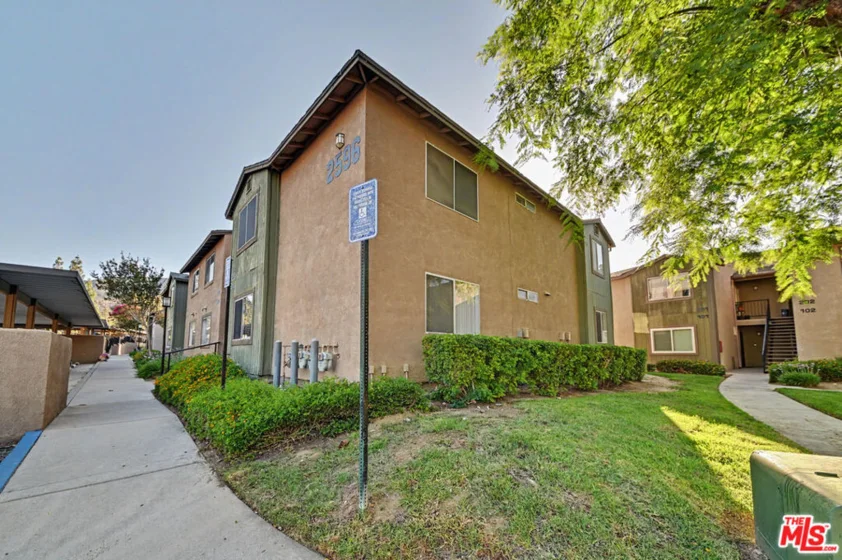 2596 Avenida Del Vista #G104 photo 3