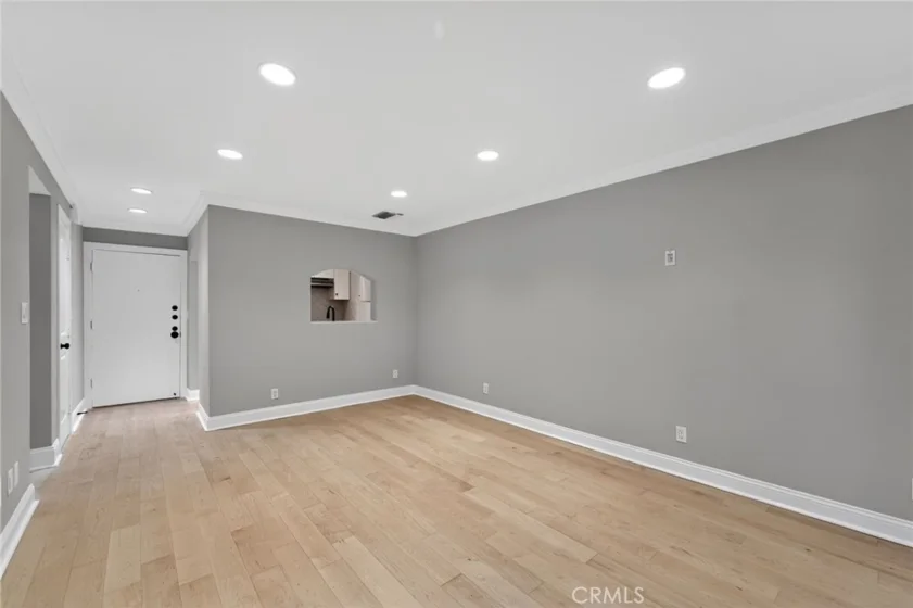 750 N Kings #114 photo 32
