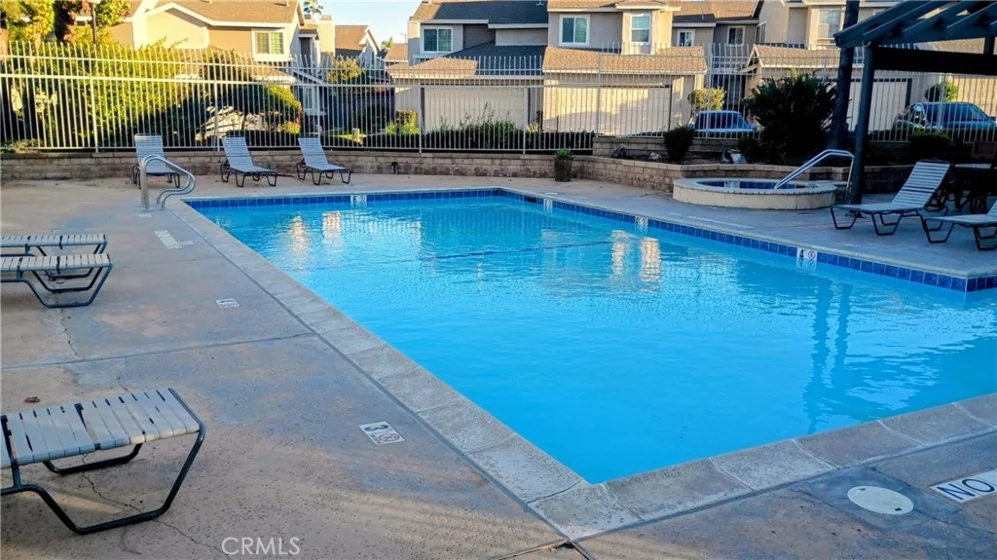 1649 Toyon photo 15