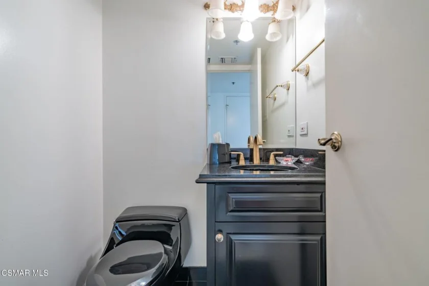 10660 Wilshire Boulevard #410 photo 37
