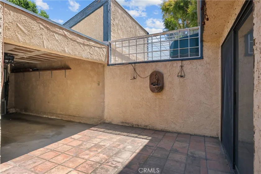 16745 Vanowen photo 17