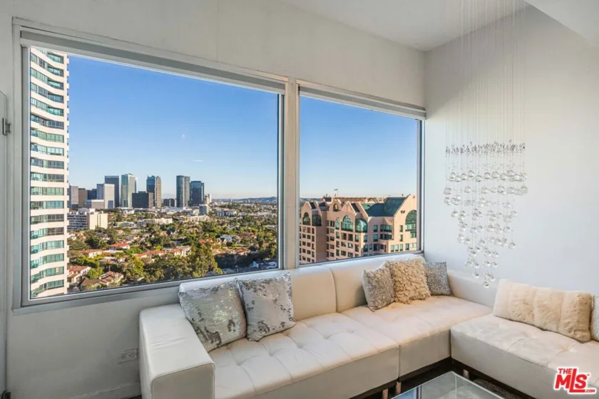 10501 Wilshire Boulevard #1904 photo 12