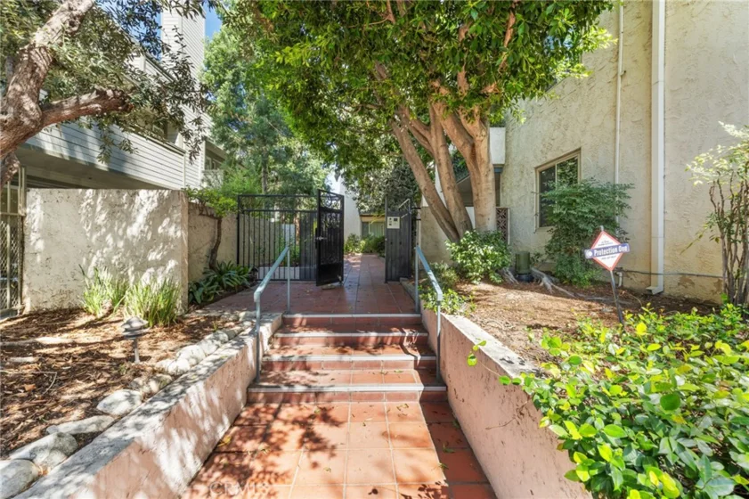 985 E California #306 photo 39