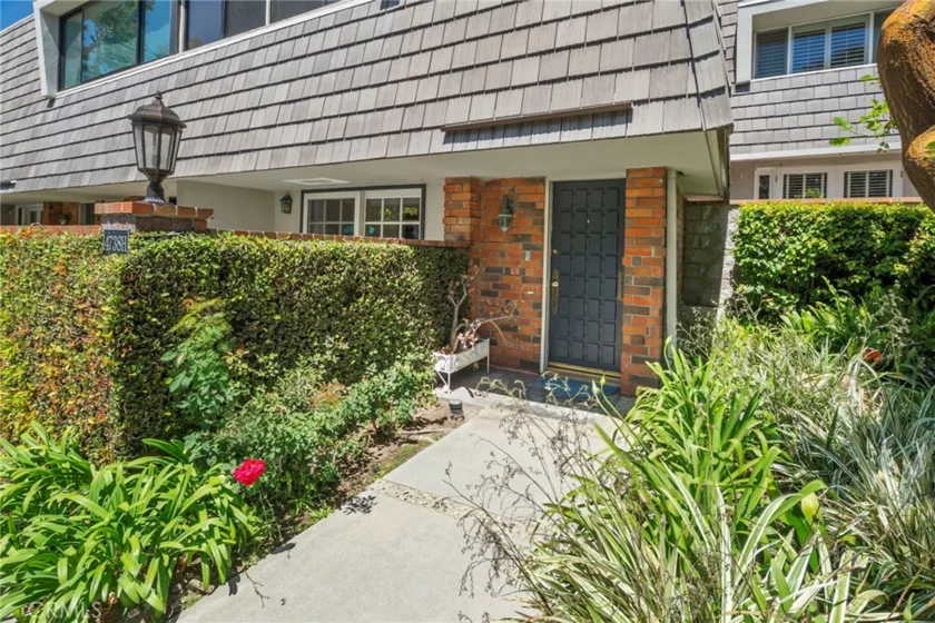 4738 La Villa Marina #H photo 2