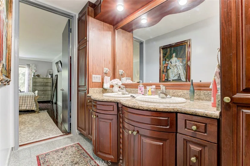 1401 Valley View #206 photo 22