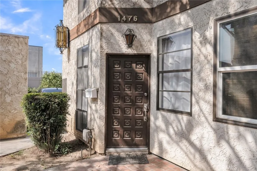1476 Everton Place photo 1