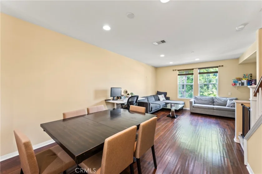 1123 Abelia photo 6