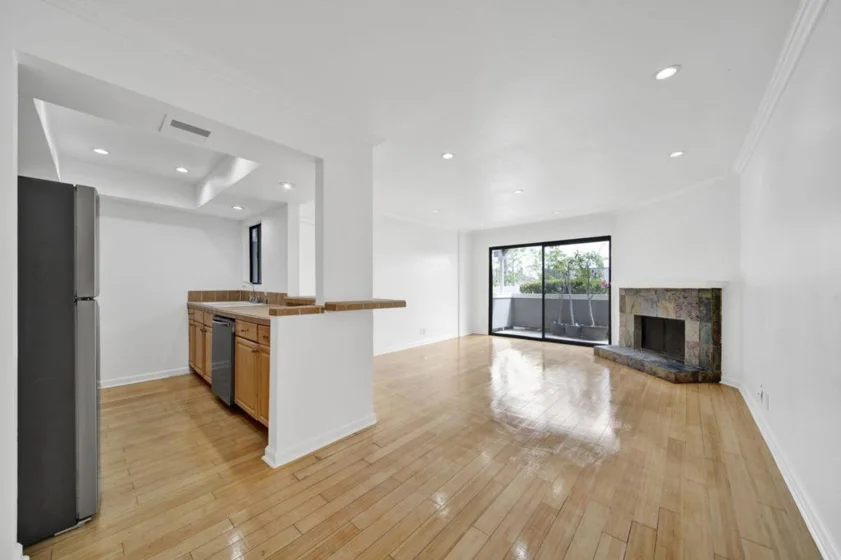7307 Haskell Avenue #4 photo 4