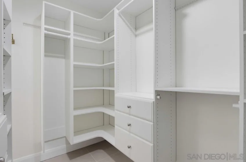 387 N Melrose #D photo 25
