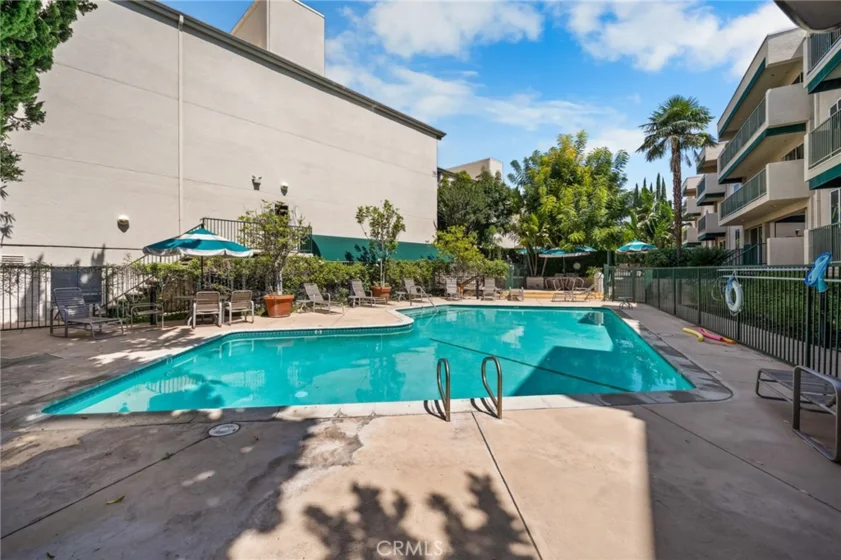 4501 Cedros #220 photo 27