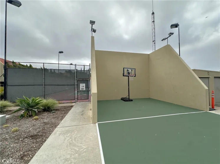 938 Palo Verde Avenue photo 30