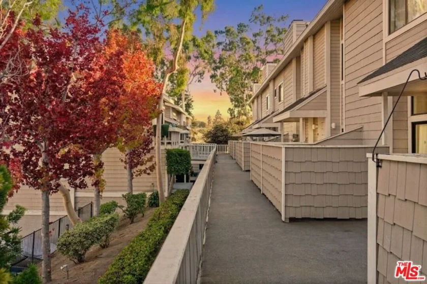 4658 Don Lorenzo Drive #G photo 21