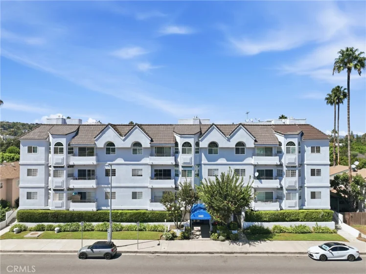 4455 Hazeltine Avenue #208 photo 35