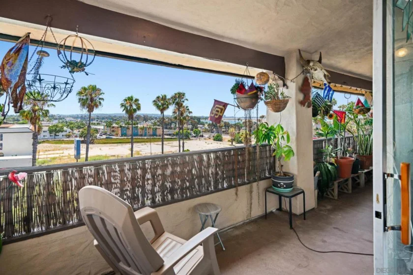 2540 Clairemont Drive #307 photo 17