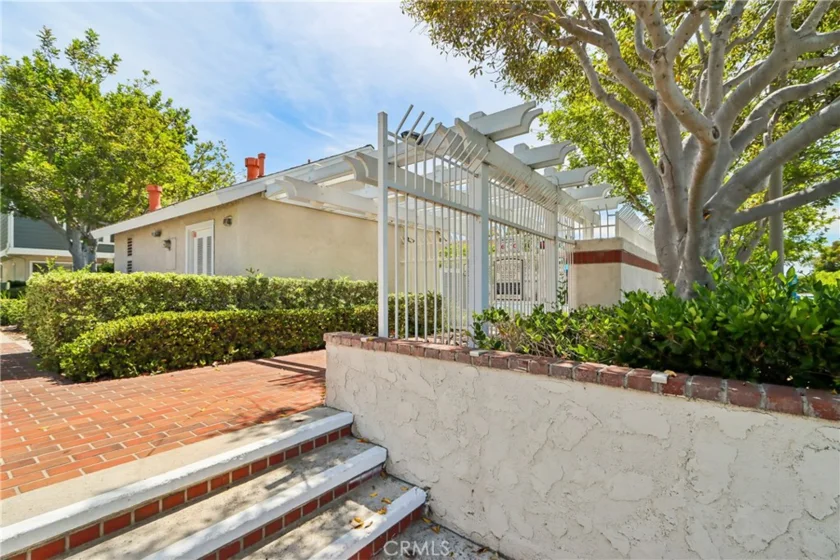 73 Bentwood Lane photo 37