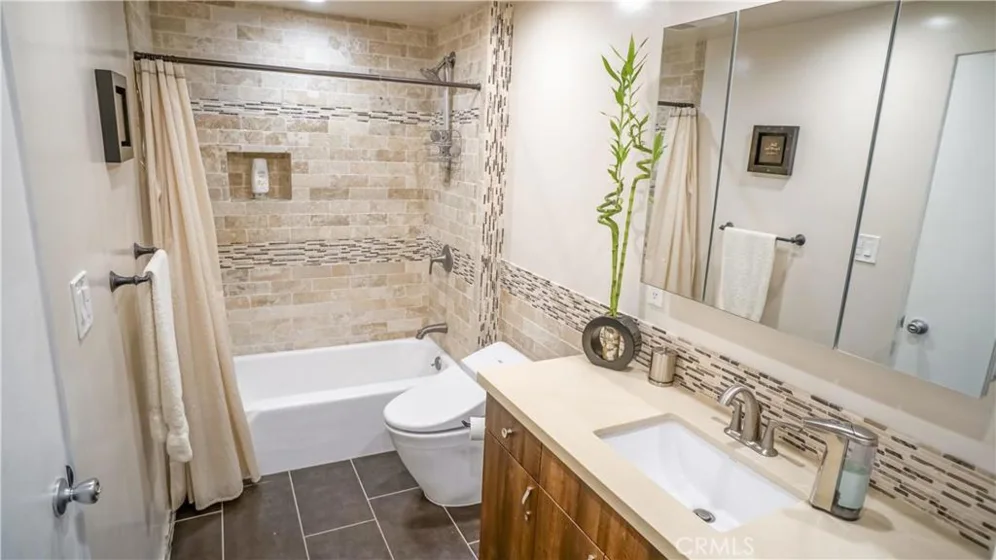 6720 Hillpark Drive #204 photo 5