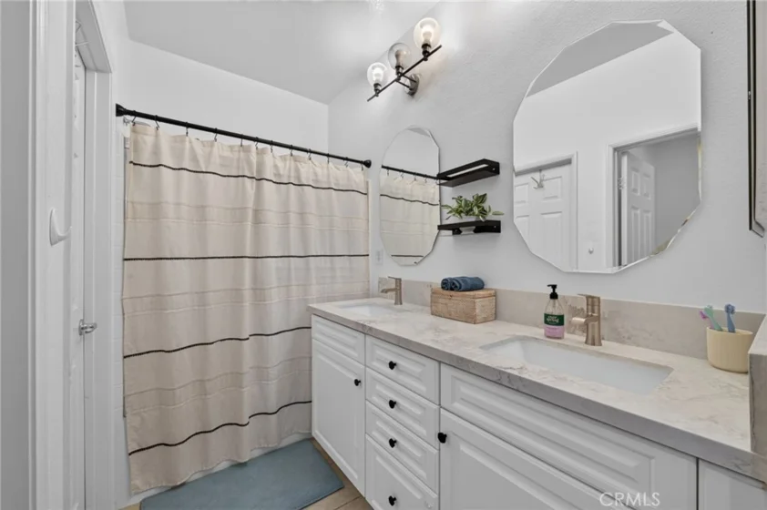 35960 Lindstrand Avenue #4 photo 12