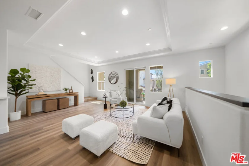 270 Lockford photo 4