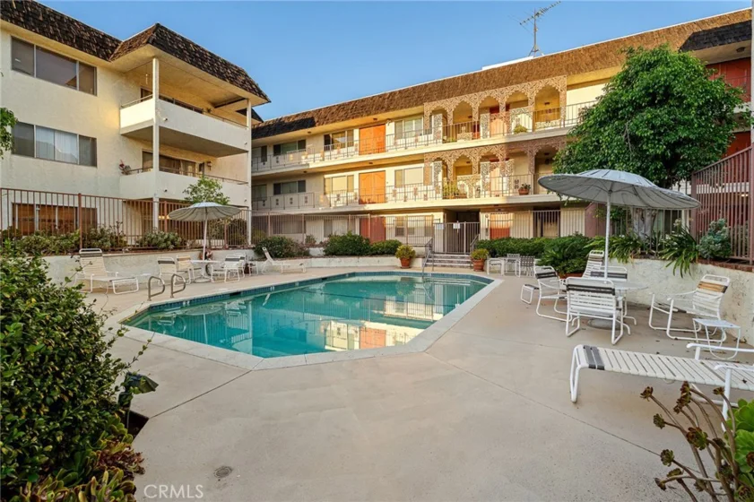 5315 Yarmouth Avenue #104 photo 7