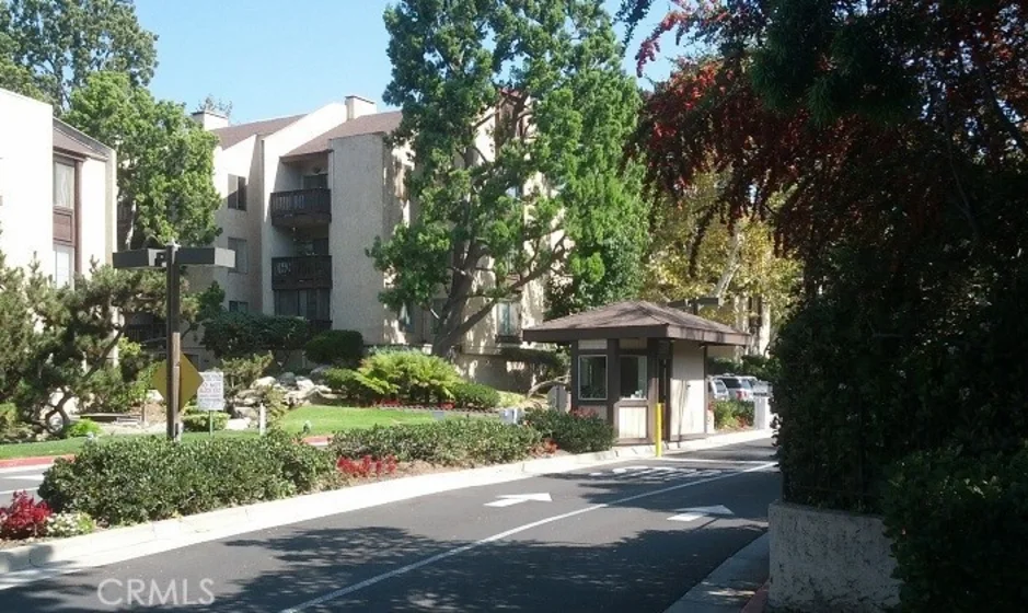 12101 Summertime Lane photo 2