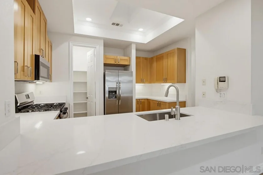 2078 San Diego photo 35