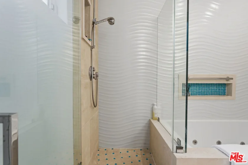 1015 N Kings Road #110 photo 22