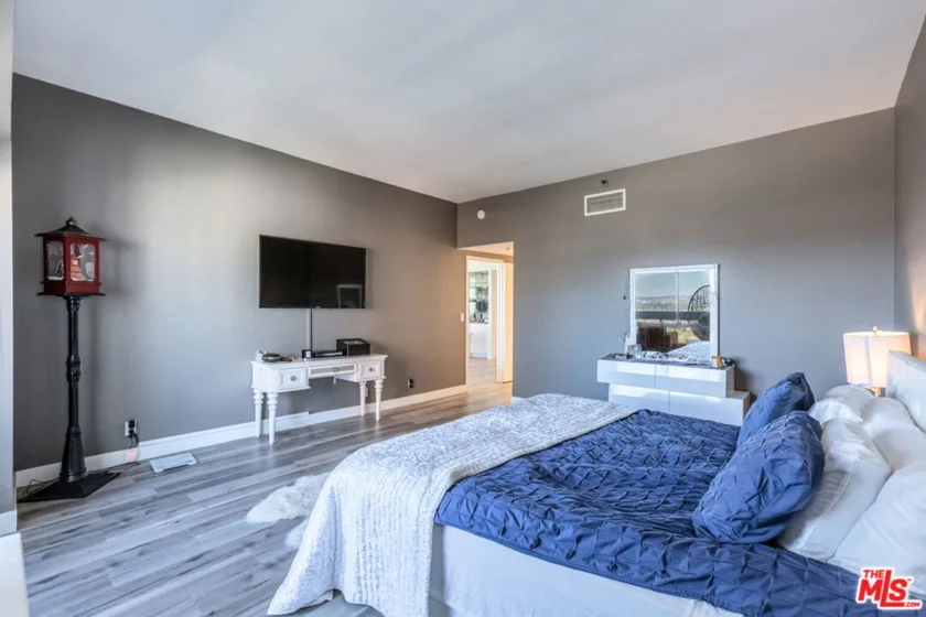 10445 Wilshire Boulevard #1806 photo 24