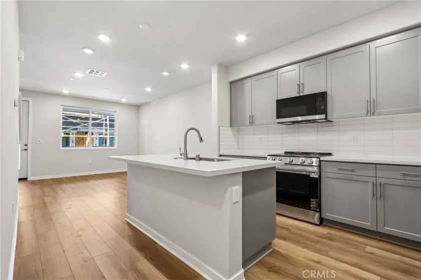 9536 Hannah Way photo 23