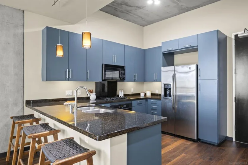 527 10th Avenue #302 photo 8