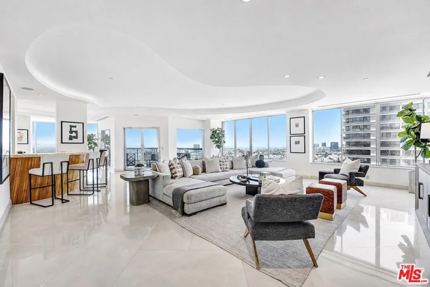 10724 Wilshire Boulevard #1607 photo 2