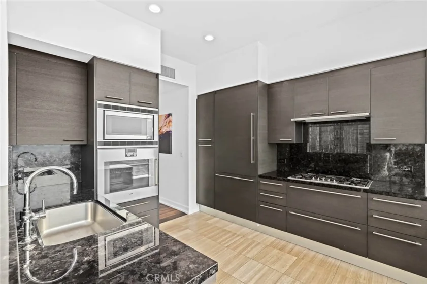 900 W Olympic #31J photo 10
