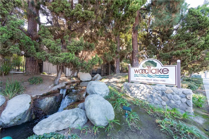 2528 W Macarthur Boulevard #B photo 1